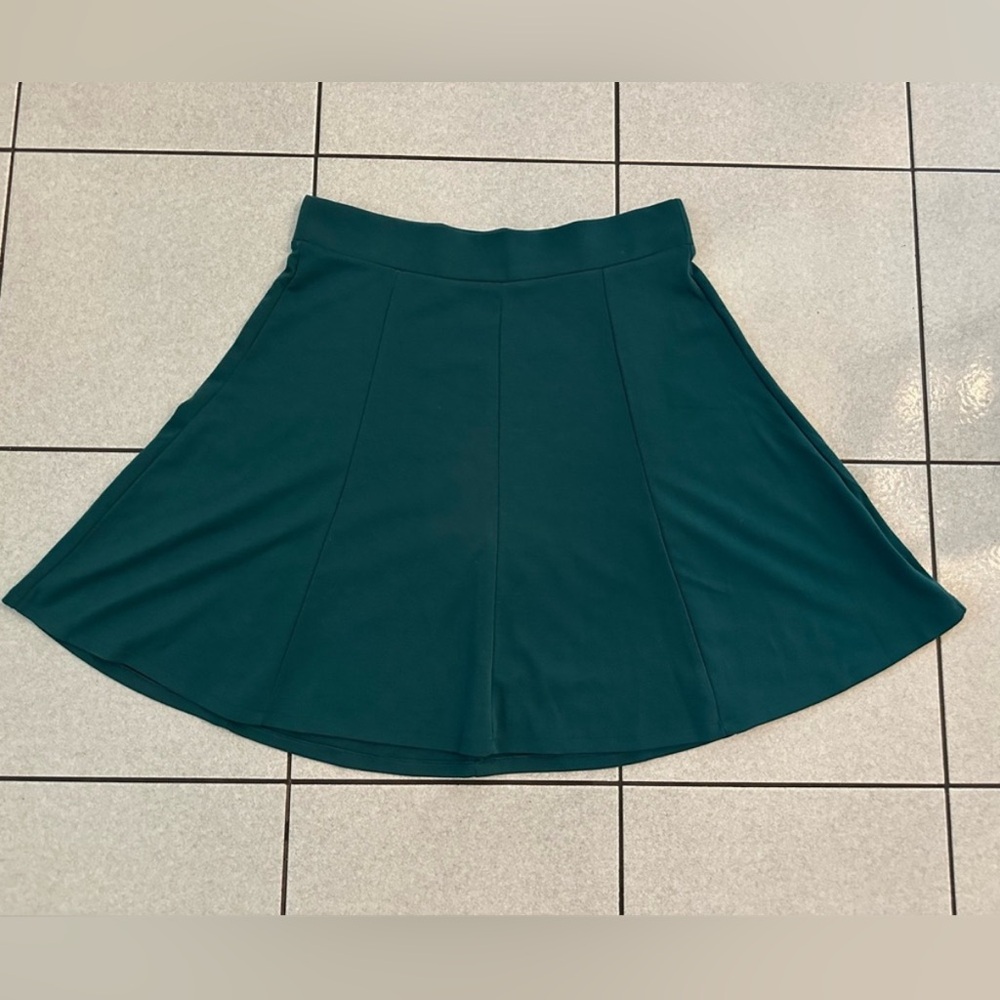 Old Navy - forest green skirt
